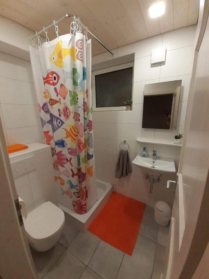 Zimmer Frei 2 Wiesbaden Dış mekan fotoğraf