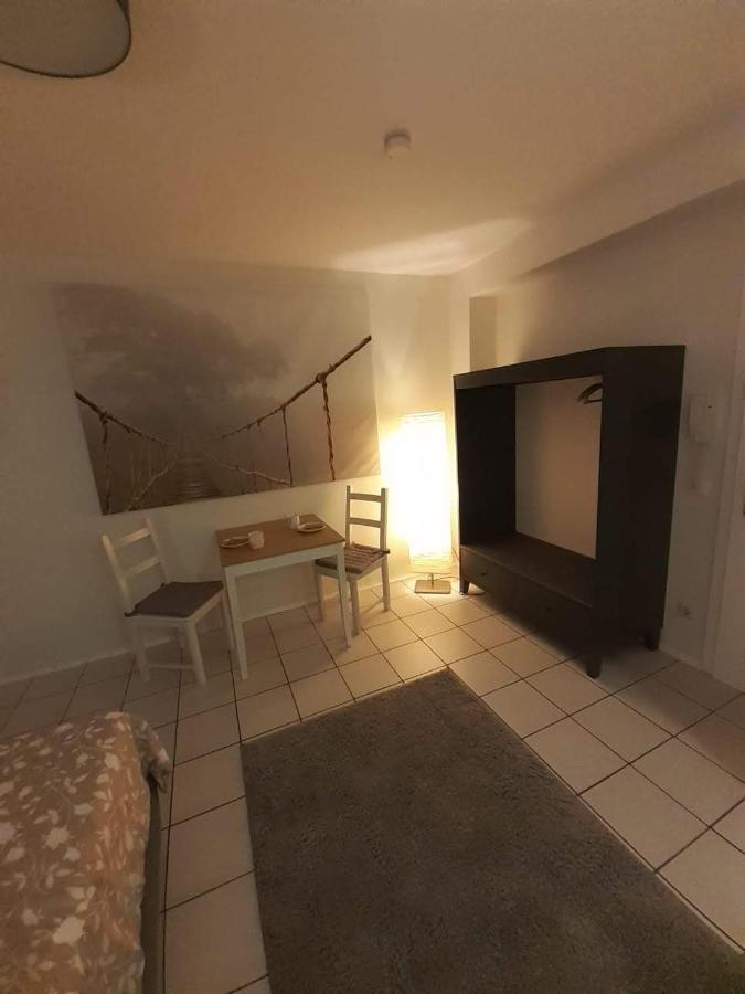 Zimmer Frei 2 Wiesbaden Dış mekan fotoğraf